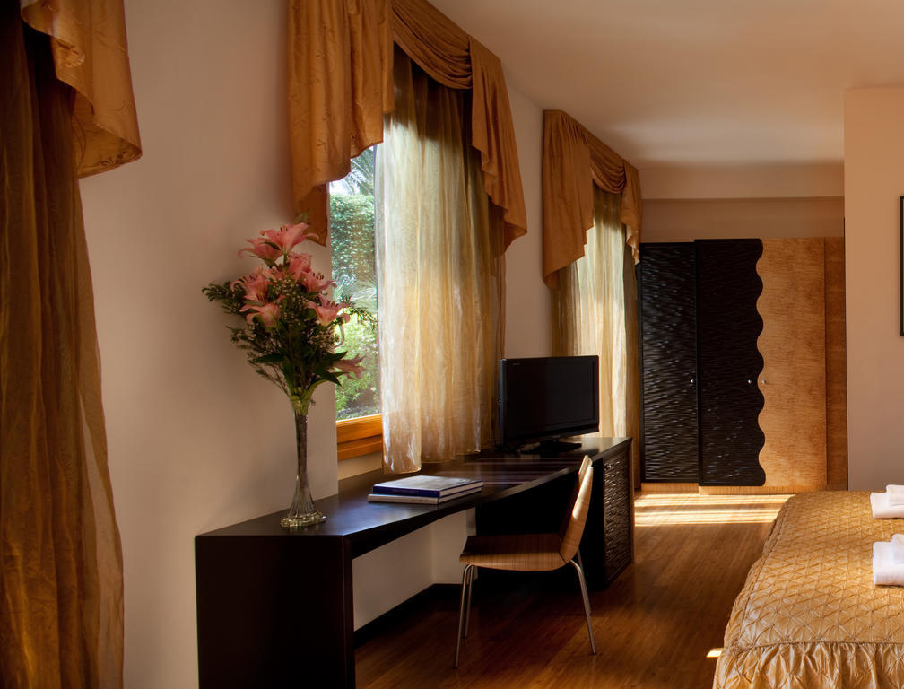 Hotel Villa Giulia ガルニャーノ 部屋 写真